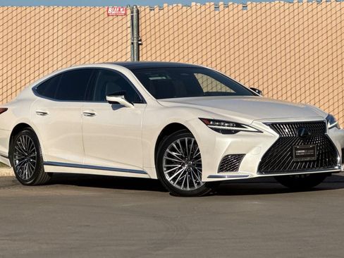 Certified 2024 Lexus LS 500 w/ Luxury Package RWD image 2
