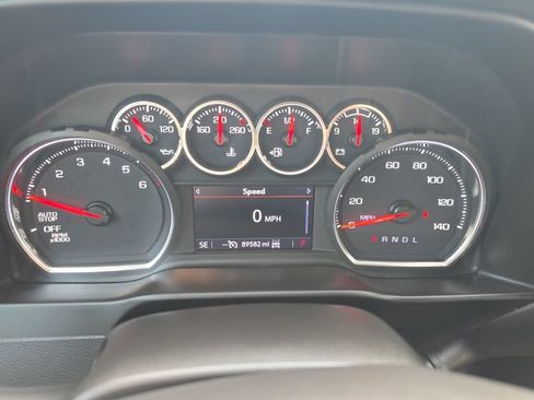 Used 2021 Chevrolet Silverado 1500 LT w/ Bed Protection Package AWD/4WD image 10