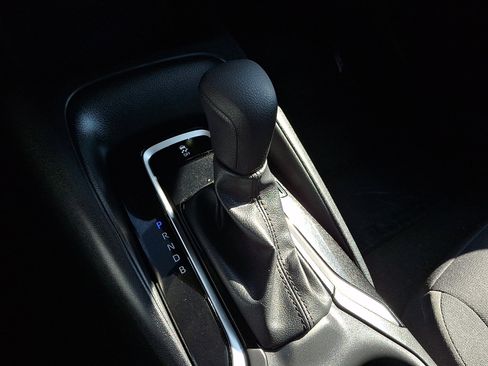 Used 2024 Toyota Corolla LE w/ LE Convenience Package image 14