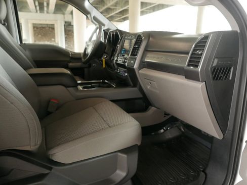 Used 2019 Ford F450 XLT w/ XLT Premium Package image 10