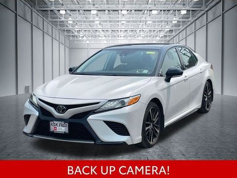 Used 2020 Toyota Camry XSE FWD image 4