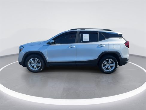 Used 2022 GMC Terrain SLE w/ Driver Convenience Package image 5