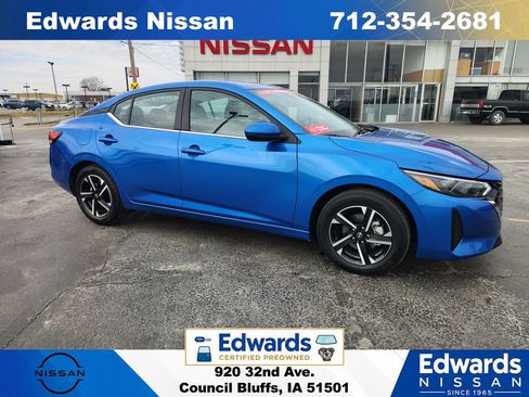 Used 2025 Nissan Sentra SV FWD image 1
