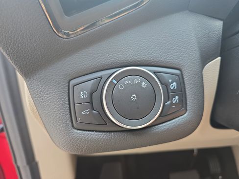 Used 2018 Ford Escape SEL image 28