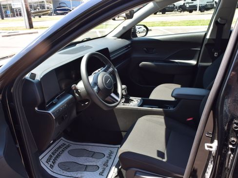 Used 2025 Hyundai Kona SE FWD image 13