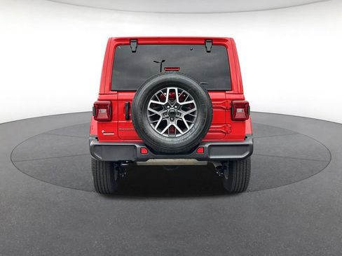 Used 2026 Jeep Wrangler Unlimited Sahara AWD/4WD image 4