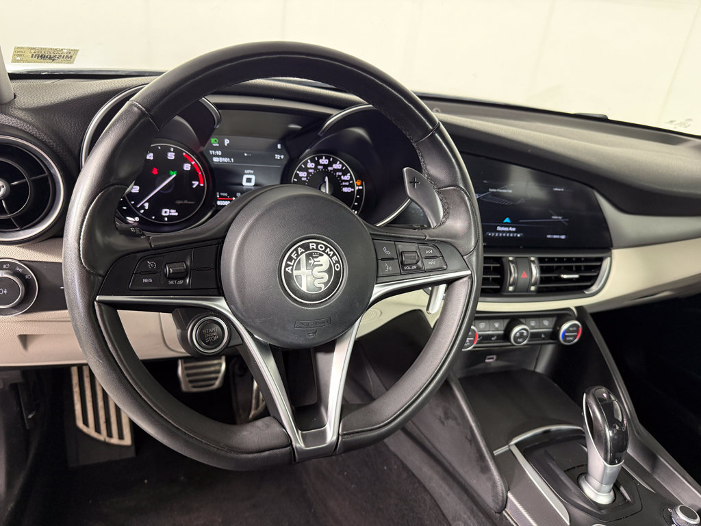 Used 2018 Alfa Romeo Giulia AWD image 24