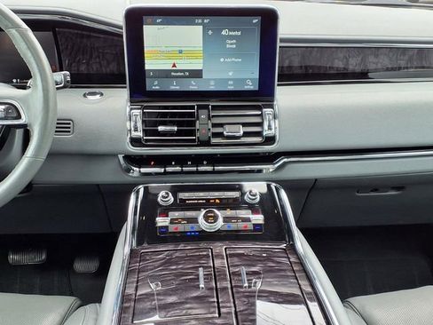 Certified 2020 Lincoln Navigator Reserve w/ Luxury Package RWD image 10