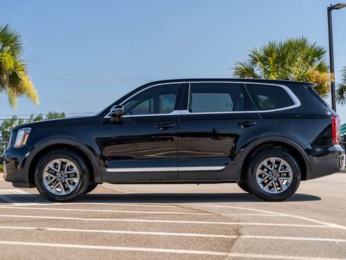Used 2024 Kia Telluride LX FWD image 3