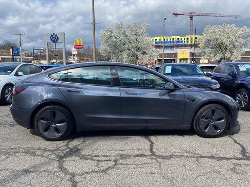 Used 2023 Tesla Model 3 Standard Range image 2