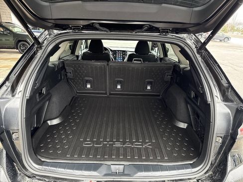 Used 2023 Subaru Outback Premium image 19