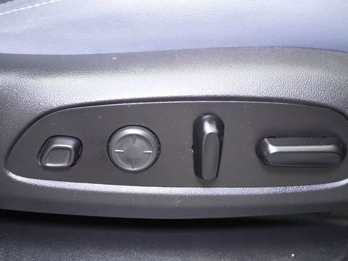 Used 2020 Buick Enclave Premium w/ Surround and Sites Package image 35