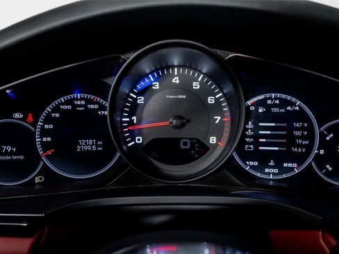 Used 2023 Porsche Cayenne Platinum Edition image 47