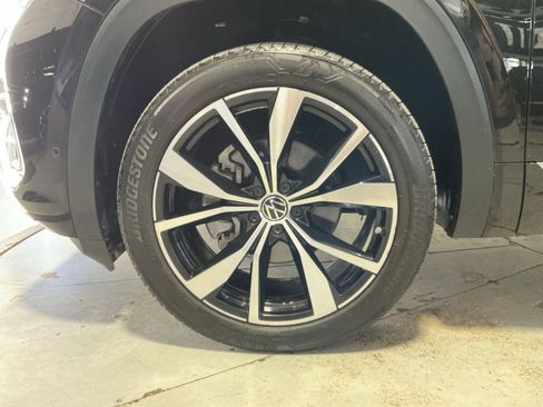 Used 2024 Volkswagen Atlas Cross Sport SEL Premium R-Line AWD/4WD image 13