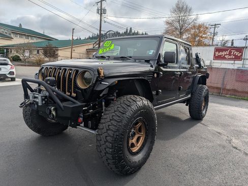 Used 2020 Jeep Gladiator Overland image 4