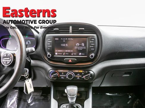 Used 2023 Kia Soul LX FWD image 12