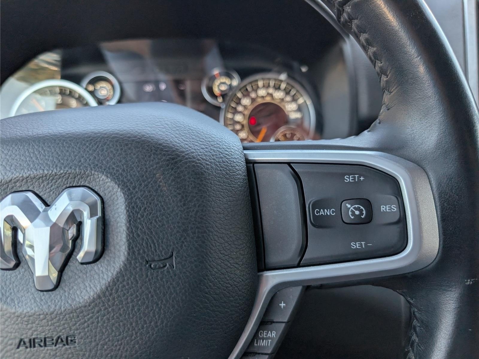 Used 2022 RAM 1500 Big Horn AWD/4WD image 22
