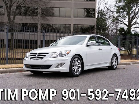 Used 2012 Hyundai Genesis 3.8 w/ Premium Pkg image 1