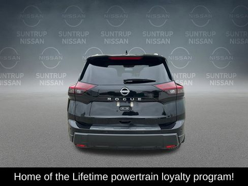 Used 2025 Nissan Rogue SV w/ SV Premium Package FWD image 5