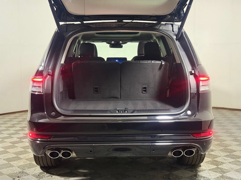 Used 2025 Lincoln Aviator AWD w/ Jet Appearance Package image 6