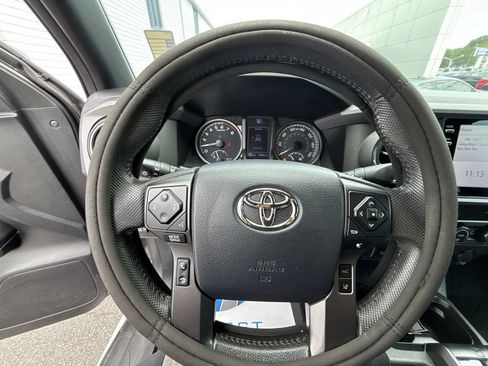 Used 2020 Toyota Tacoma TRD Sport RWD image 11