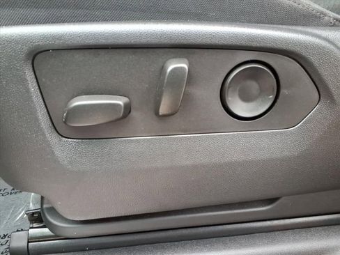 Used 2023 GMC Sierra 1500 SLE image 23