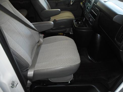 Used 2016 Chevrolet Express 3500 LT w/ LT Preferred Equipment Group image 27