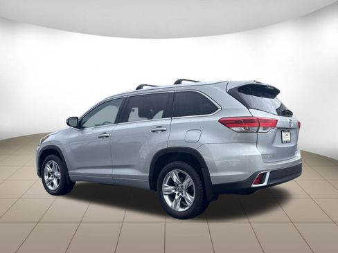 Used 2019 Toyota Highlander Limited AWD/4WD image 5