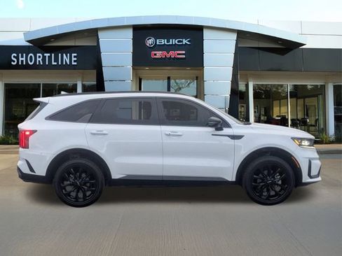 Used 2023 Kia Sorento SX image 2