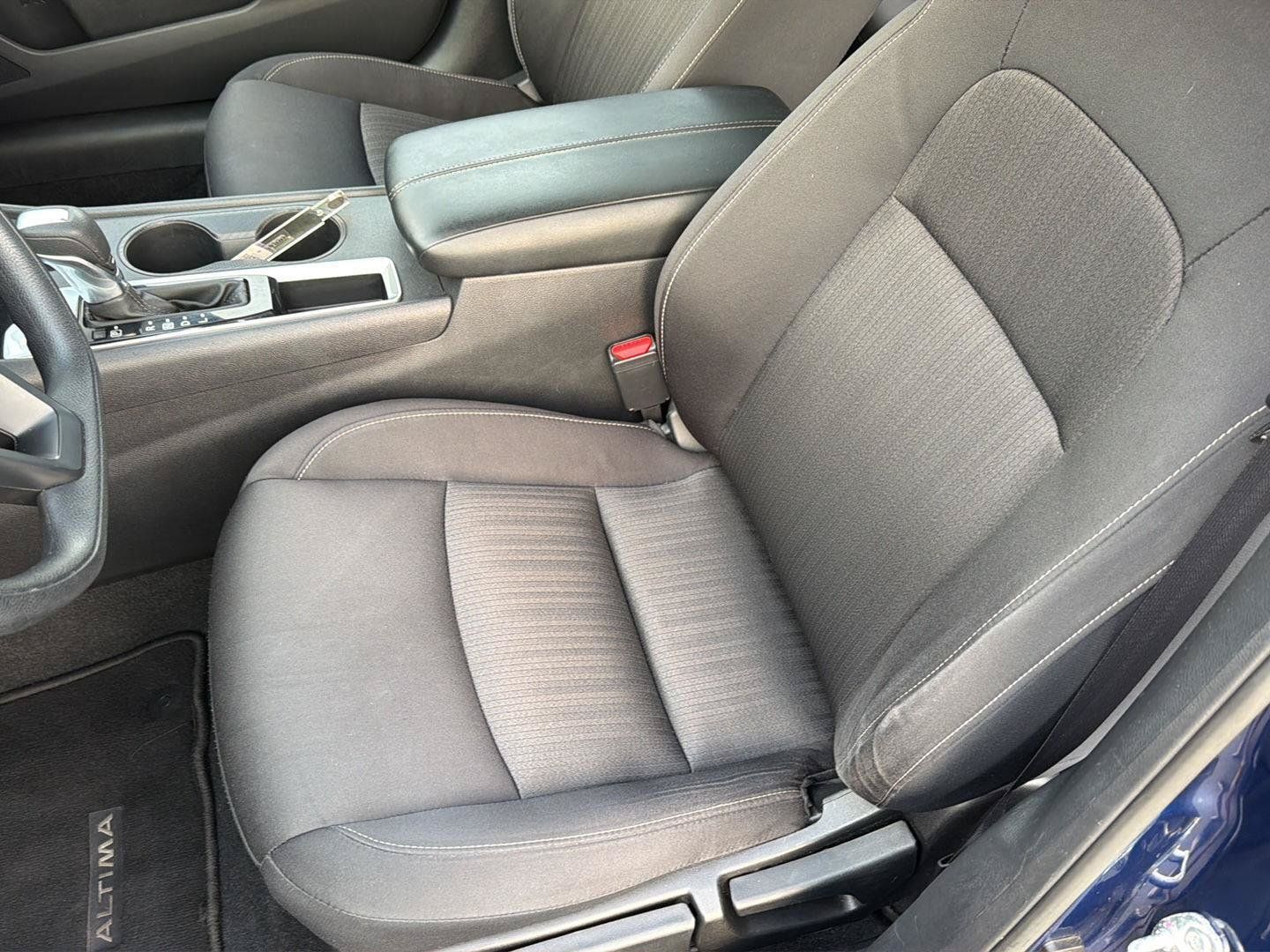Used 2024 Nissan Altima 2.5 S FWD image 29