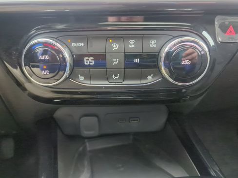 Certified 2025 Chevrolet Trax ACTIV w/ Sunroof Package FWD image 29