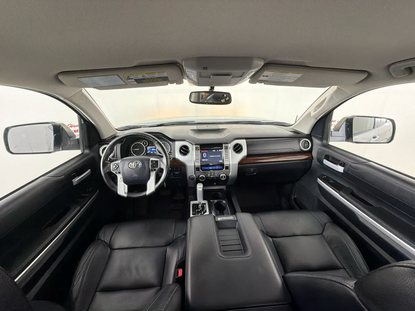 Used 2017 Toyota Tundra Limited w/ Limited Premium Package AWD/4WD image 19