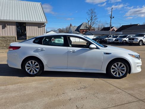Used 2016 Kia Optima EX image 19