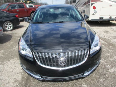 Used 2017 Buick Regal Sport Touring image 2