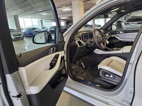 New 2026 BMW X5 xDrive40i w/ M Sport Package AWD/4WD image 32