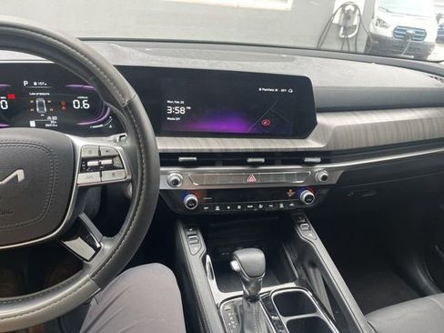 Used 2023 Kia Telluride EX w/ EX Captain's Chair Package image 40