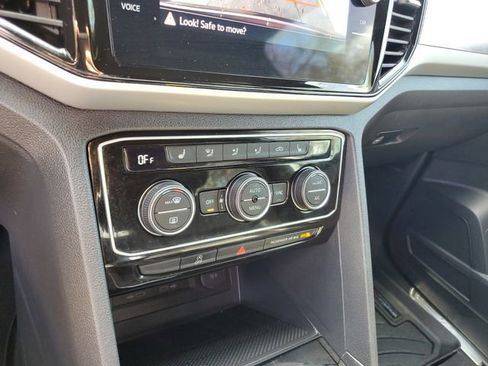 Used 2022 Volkswagen Atlas Cross Sport SE image 23