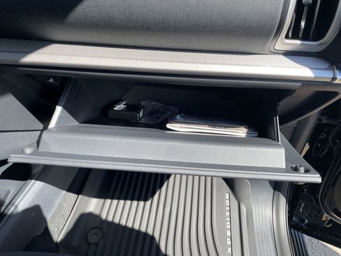 New 2025 Ford Expedition Active image 35