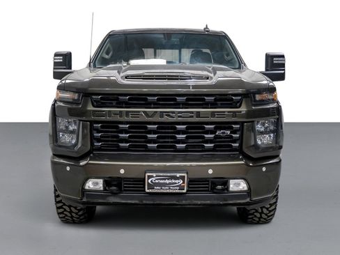 Used 2022 Chevrolet Silverado 2500 LT w/ Convenience Package AWD/4WD image 3