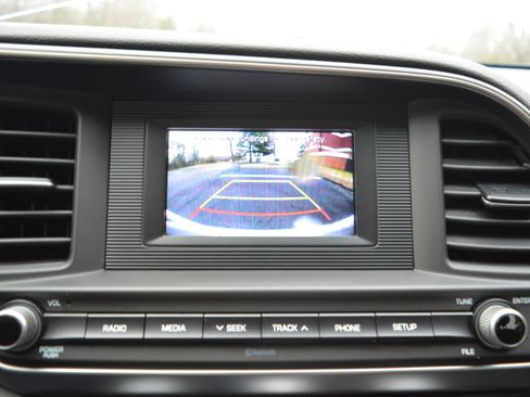 Used 2019 Hyundai Elantra SE w/ Cargo Package image 21