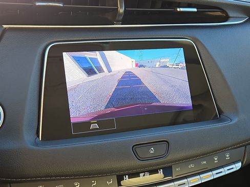 Certified 2023 Cadillac XT4 Luxury w/ Cold Weather Package image 18