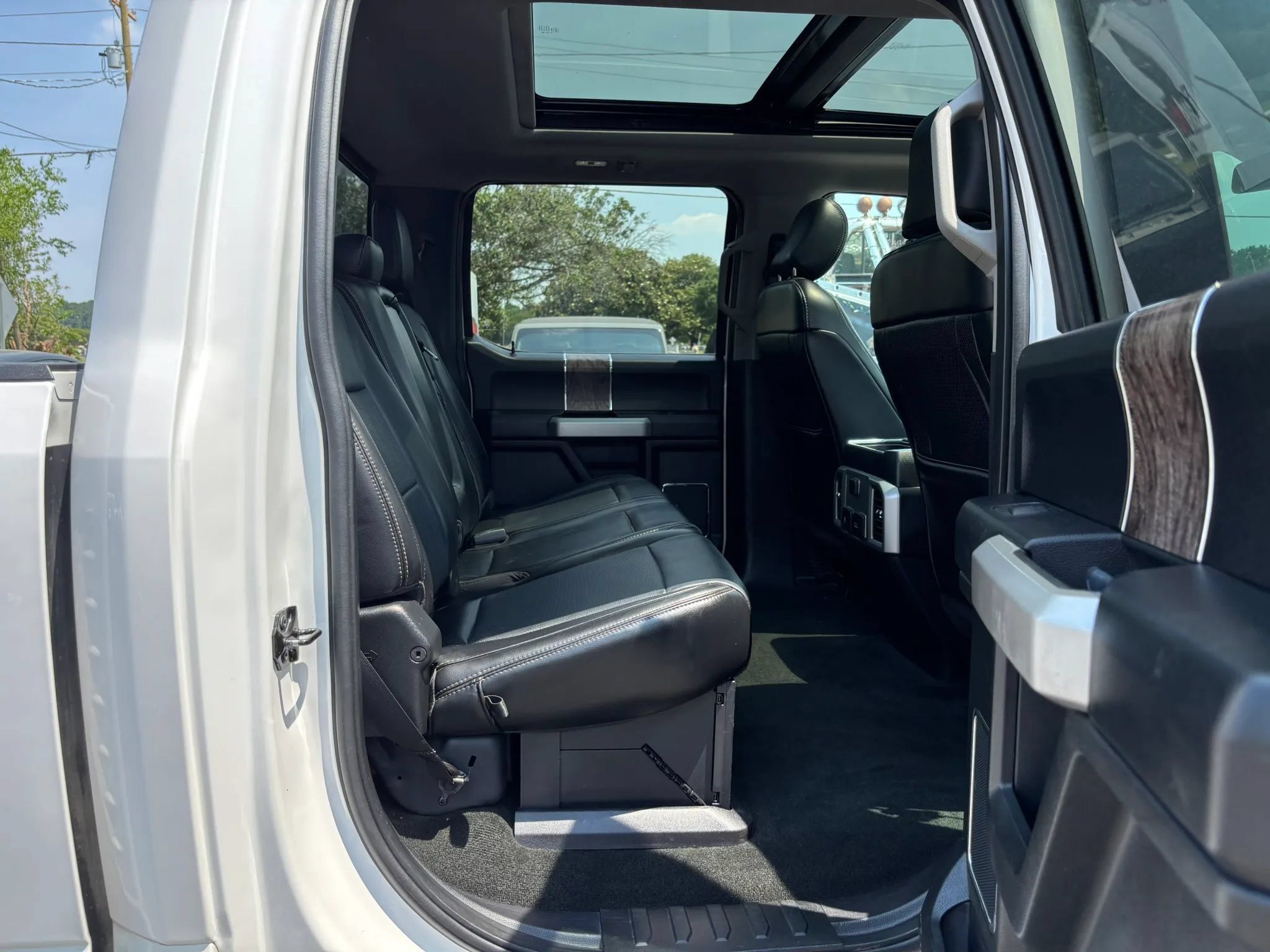 Used 2019 Ford F250 Lariat w/ Lariat Ultimate Package AWD/4WD image 23
