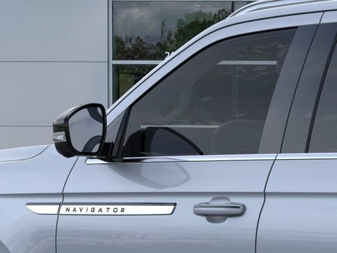 New 2026 Lincoln Navigator L Reserve AWD/4WD image 20