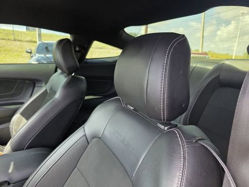 Used 2018 Ford Mustang Shelby GT350 w/ Convenience Package RWD image 12