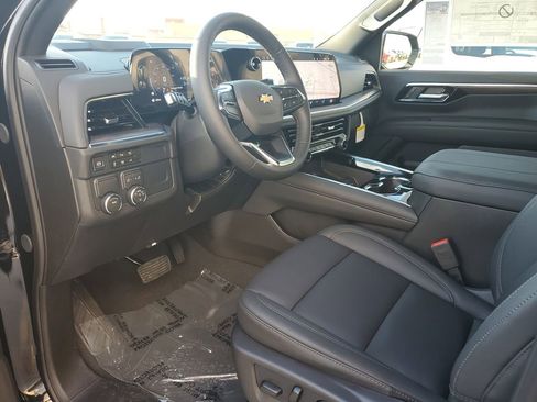 New 2026 Chevrolet Suburban LT image 19