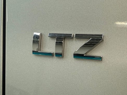 Used 2012 Chevrolet Avalanche LTZ image 14