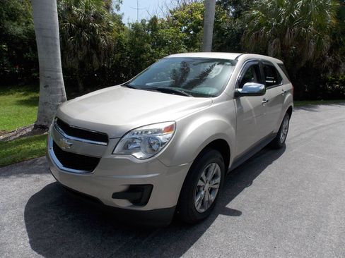 Used 2015 Chevrolet Equinox LS FWD image 2
