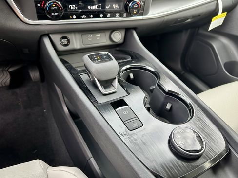 New 2026 Nissan Rogue SV AWD/4WD image 32