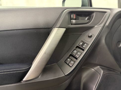 Used 2015 Subaru Forester 2.5i w/ Alloy Wheel Package image 12