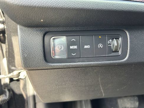 Used 2024 Chevrolet Traverse RS AWD/4WD image 19